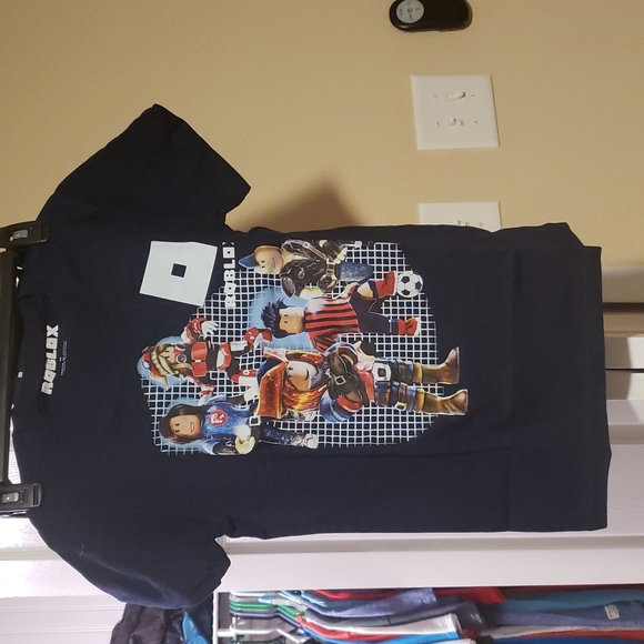 Roblox short sleeve shirt - Picture 4 of 7